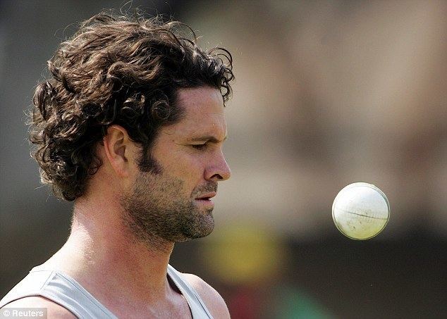 Chris Cairns (Cricketer) playing cricket