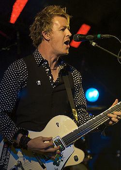 Chris Cheney httpsuploadwikimediaorgwikipediacommonsthu