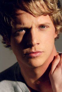 Chris Geere wwwonnetflixcamediaactorschrisgeerejpg