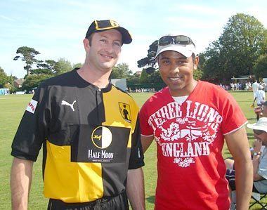 Chris Harris (cricketer) Spotted Chris Harris at Lashing CC Rediffcom Cricket