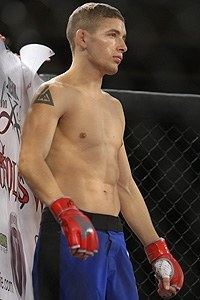 Chris Holdsworth Chris quotHolds It Downquot Holdsworth MMA Stats Pictures News