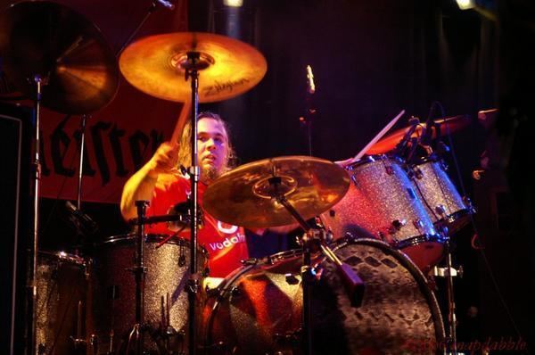 Chris Kontos (musician) Photos from Chris Kontos On The Drums