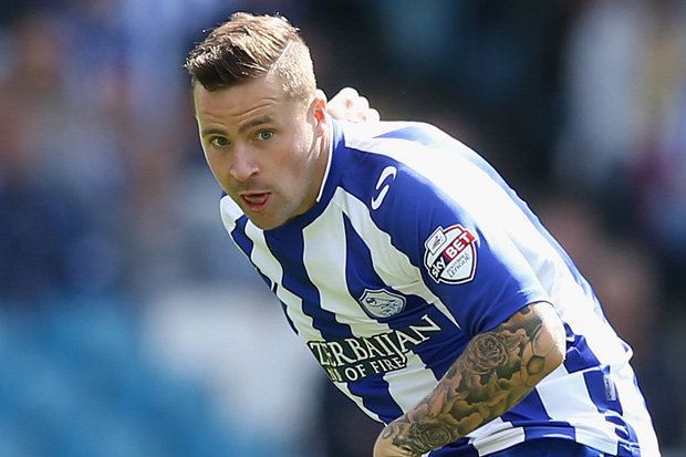 Chris Maguire Former Dons forward Chris Maguire joins Oxford United
