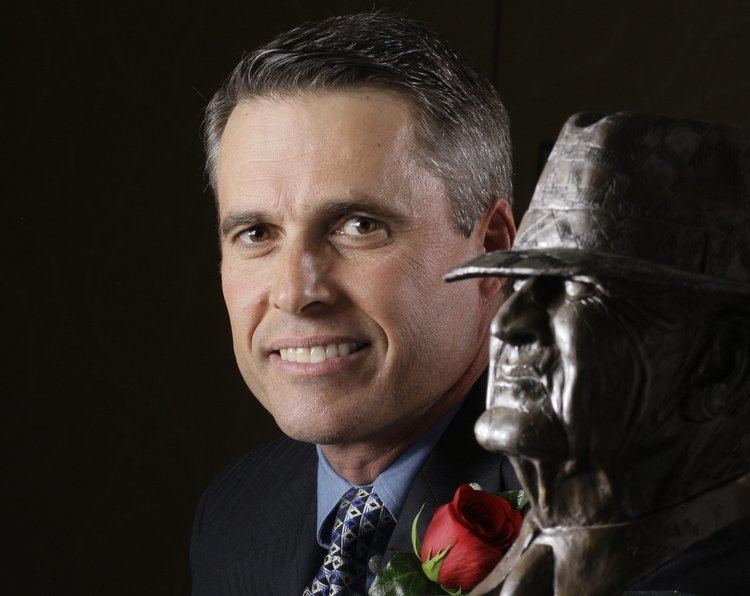 Chris Petersen UW reached out to an old friend to help woo Chris Petersen