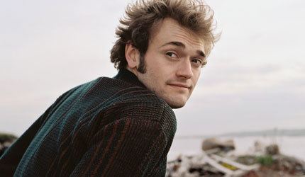 Chris Thile Chris Thile Volunteers To Serve As American Airlines Music