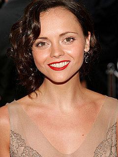 Christina Ricci media2popsugarassetscomfilesusers02102007