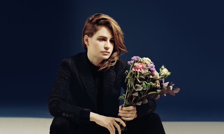 Christine and the Queens NOW LISTENING CHRISTINE AND THE QUEENS simplycyn