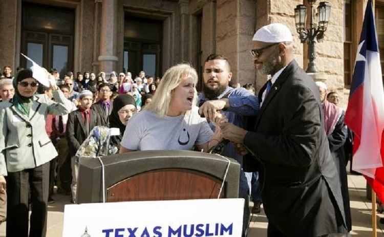 Christine Weick Christian Activist Christine Weick Disrupts Muslim Rally