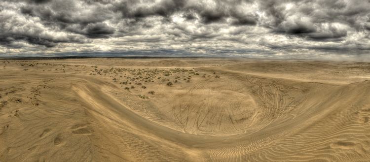 Christmas Valley Sand Dunes FileChristmas Valley Sand Dunes 7297422484jpg Wikimedia Commons