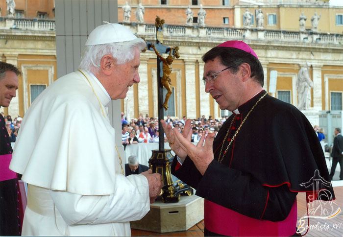 Christophe Pierre Benedicto XVI con Mons Christophe Pierre Benedicto XVI c Flickr