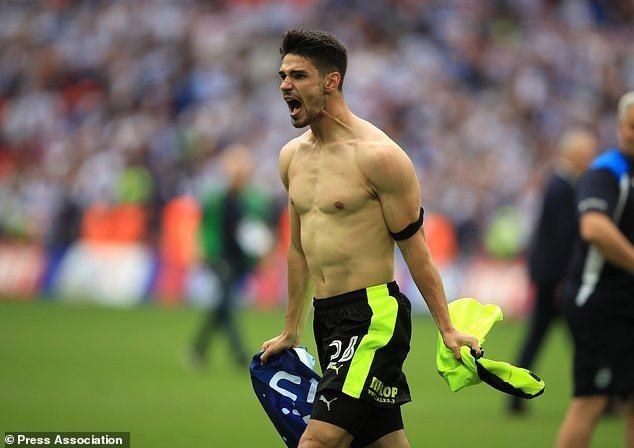 Christopher Schindler Huddersfield win penalty shootout against Reading to seal Premier