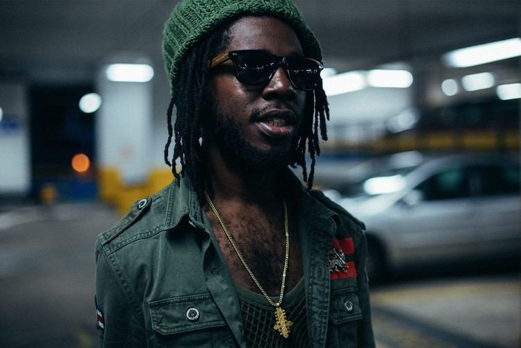 Chronixx cdn1umg3net265files201605musicfeatured165