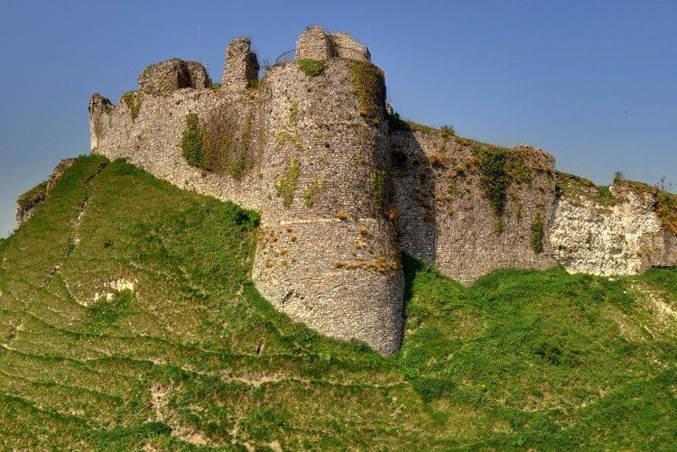 Château d'Arques-la-Bataille FileChateau arques la bataille rempart sud estjpg Wikimedia Commons