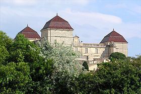 Château de Castries httpsuploadwikimediaorgwikipediacommonsthu