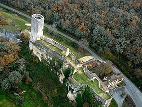 Château de Gavaudun httpsuploadwikimediaorgwikipediacommonsthu