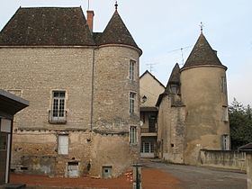 Château de Lugny httpsuploadwikimediaorgwikipediacommonsthu