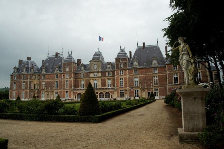 Château d'Eu Panoramio Photo of Eu Chteau d39Eu Roseraie Castle Garden