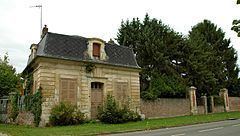 Château d'Heilly httpsuploadwikimediaorgwikipediacommonsthu