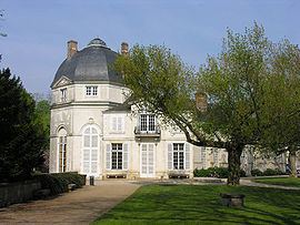 Châteauneuf-sur-Loire httpsuploadwikimediaorgwikipediacommonsthu