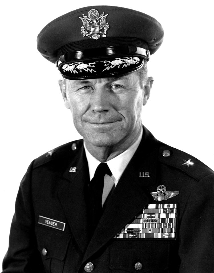 Chuck Yeager httpsuploadwikimediaorgwikipediacommons33