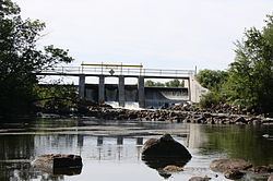 Chute Pond Dam httpsuploadwikimediaorgwikipediacommonsthu