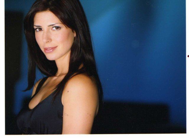Private eyes cindy sampson