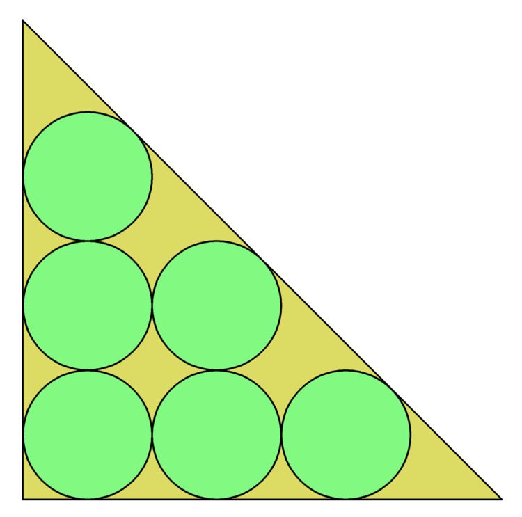 Circle packing in an isosceles right triangle