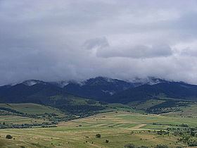 Ciuc Mountains httpsuploadwikimediaorgwikipediacommonsthu