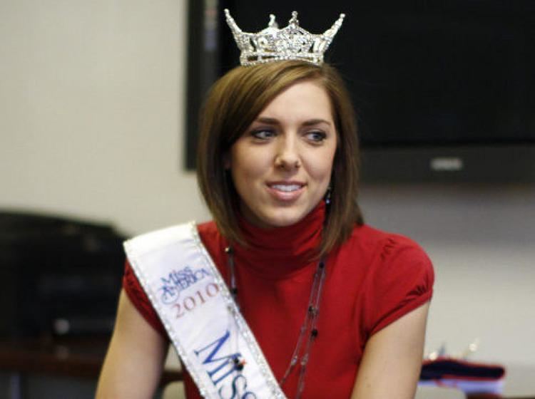 Claire Buffie Miss New York takes risk pageant first with gay rights