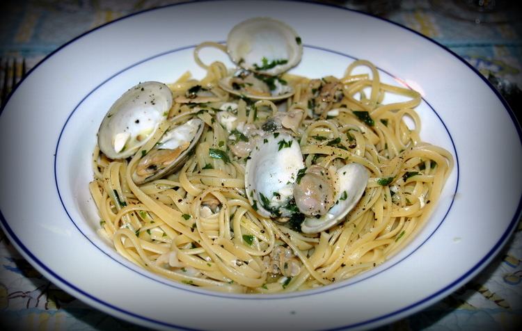 Clam sauce Linguine with White Clam Sauce Linguine con Vongole The Literate