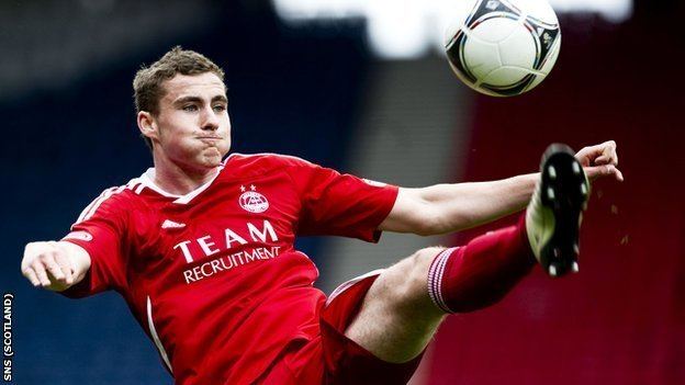 Clark Robertson BBC Sport Aberdeen defender Clark Robertson has 39severe