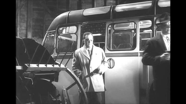 Clash by Night (1963) - the prisoner bus gets held up - YouTube