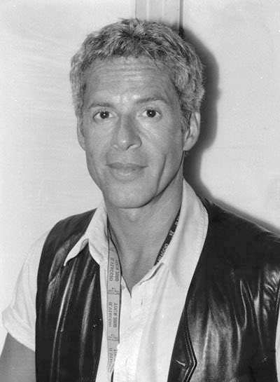 Claudio Baglioni Claudio Baglioni was replaced on 1990 The King Is Naked