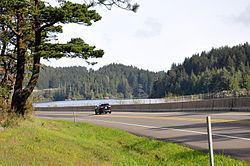 Clear Lake (Douglas County, Oregon) httpsuploadwikimediaorgwikipediacommonsthu