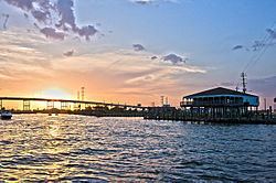 Clear Lake (Galveston Bay) httpsuploadwikimediaorgwikipediacommonsthu