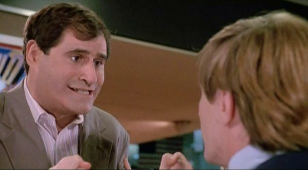 Clifford (film) movie scenes Such a good job with forced perspective tricks to make Martin Short look small I mean you can t tell Richard Kind s eyes are focused on nothing at all 
