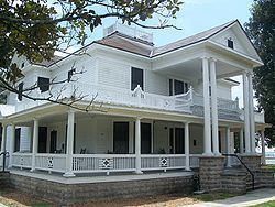 Clifford House (Eustis, Florida) httpsuploadwikimediaorgwikipediacommonsthu