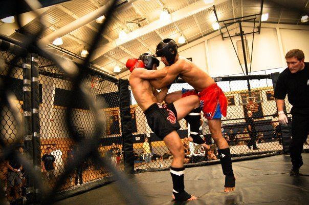 Clinch fighting Muay Thai clinch techniques 4 useful tips how to fight in clinch