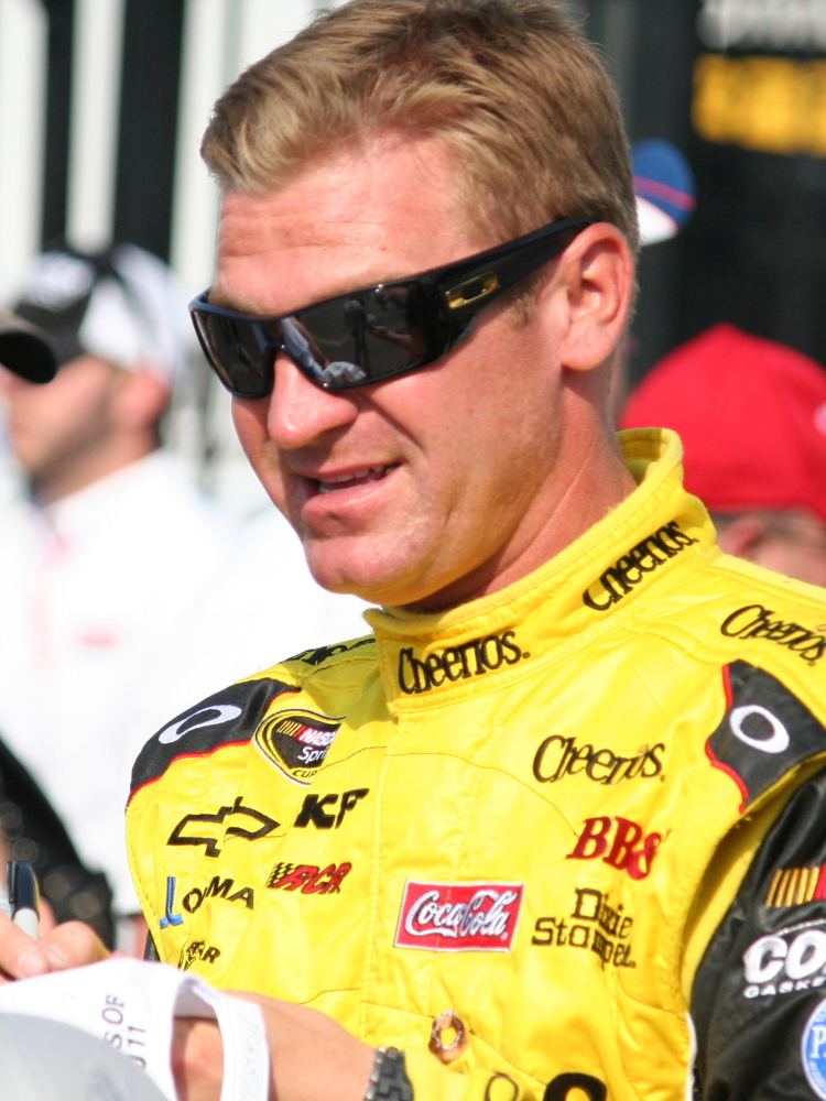 Clint Bowyer httpsuploadwikimediaorgwikipediacommons00