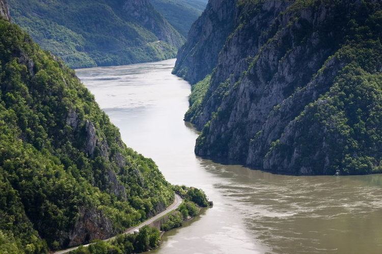 Clisura Dunării Ciucarul Mare si Ciucarul Mic Cazanele Dunarii Cartita plimbareata