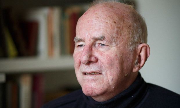 Clive James Clive James a life in writing Books The Guardian