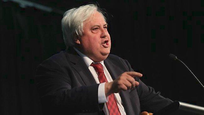 Clive Palmer Let asylum seekers fly in Palmer
