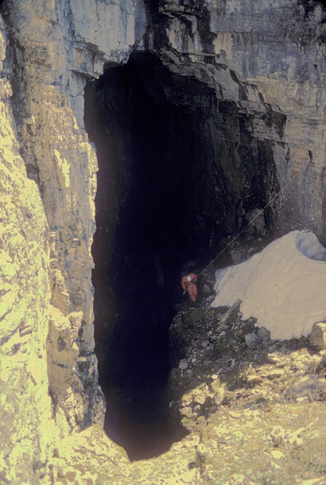 Close to the Edge (cave)
