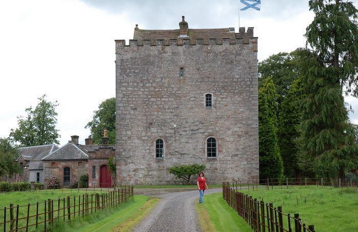 Closeburn Castle Closeburn Castle which is still occupied by Kirkpatricks