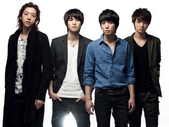CNBLUE CNBLUE addresses rumors about trashing peergiven CDs allkpopcom