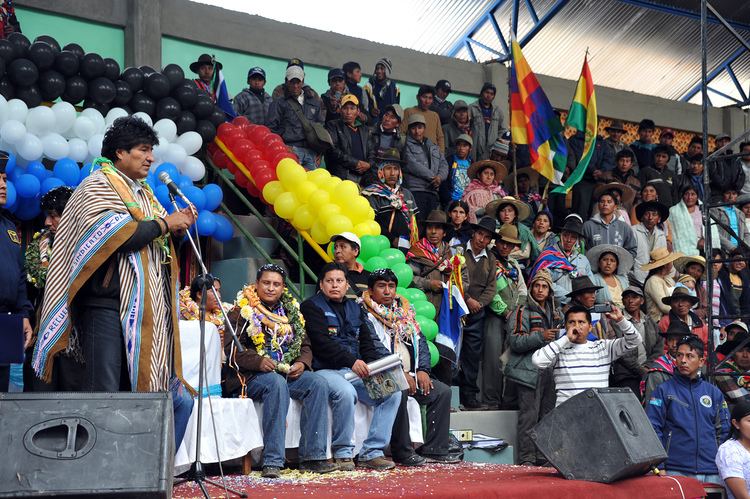 Cocapata Municipality El Presidente Morales entrega un coliseo y sistemas de microriego en