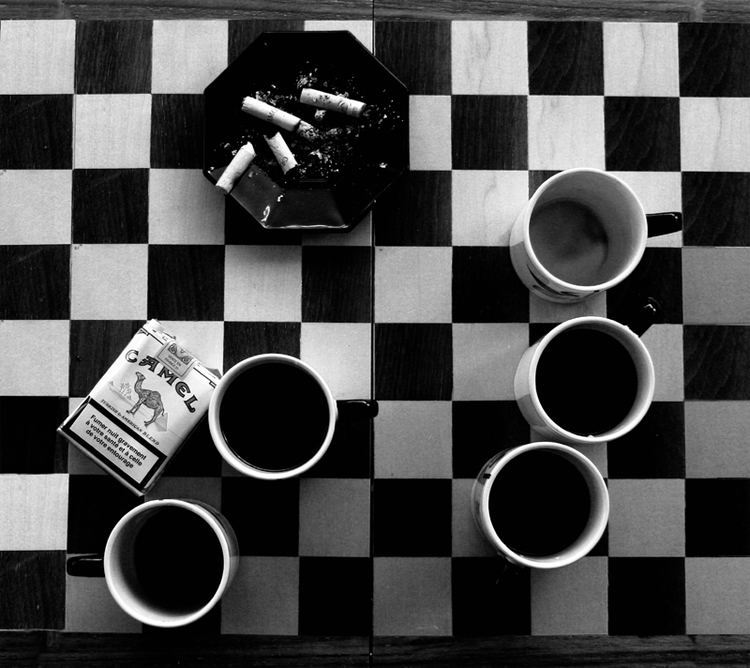 Coffee and Cigarettes Short Cuts COFFEE AND CIGARETTES Jonathan Rosenbaum