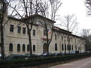 École nationale de la France d'Outre-Mer httpsuploadwikimediaorgwikipediacommonsthu