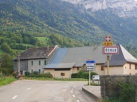 École, Savoie httpsuploadwikimediaorgwikipediacommonsthu