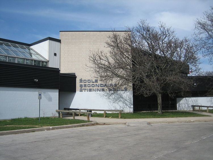 École secondaire Étienne-Brûlé